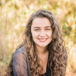 Meet your Posher, Adrianna